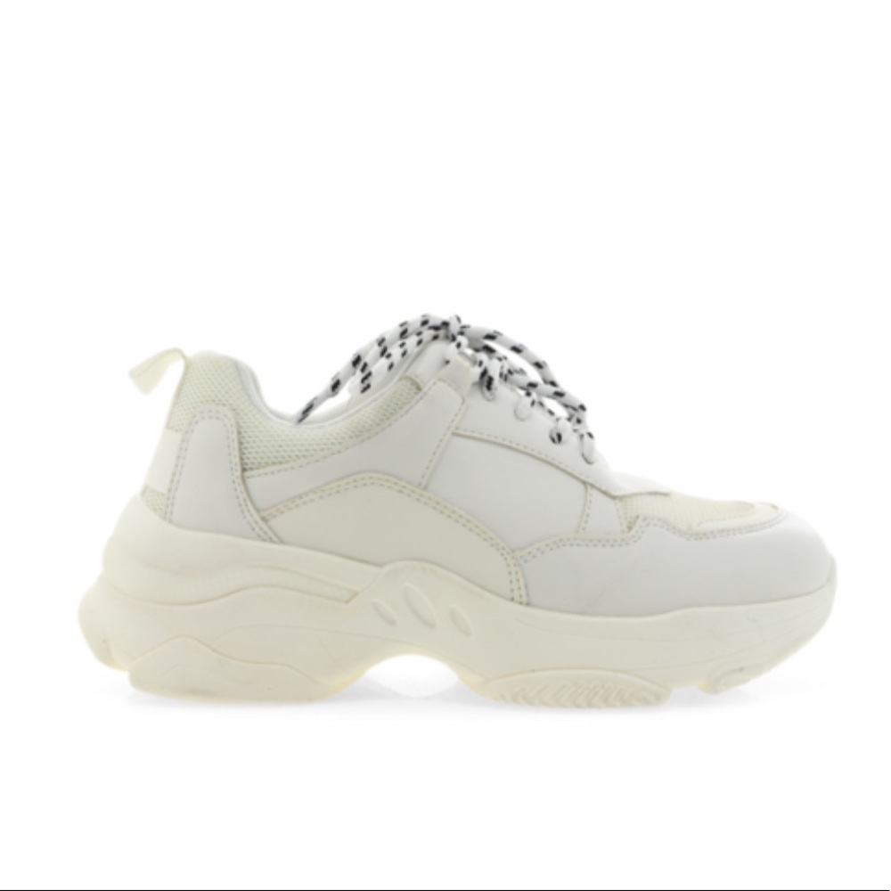 NWT BILLINI STASSI SNEAKERS IN WHITE